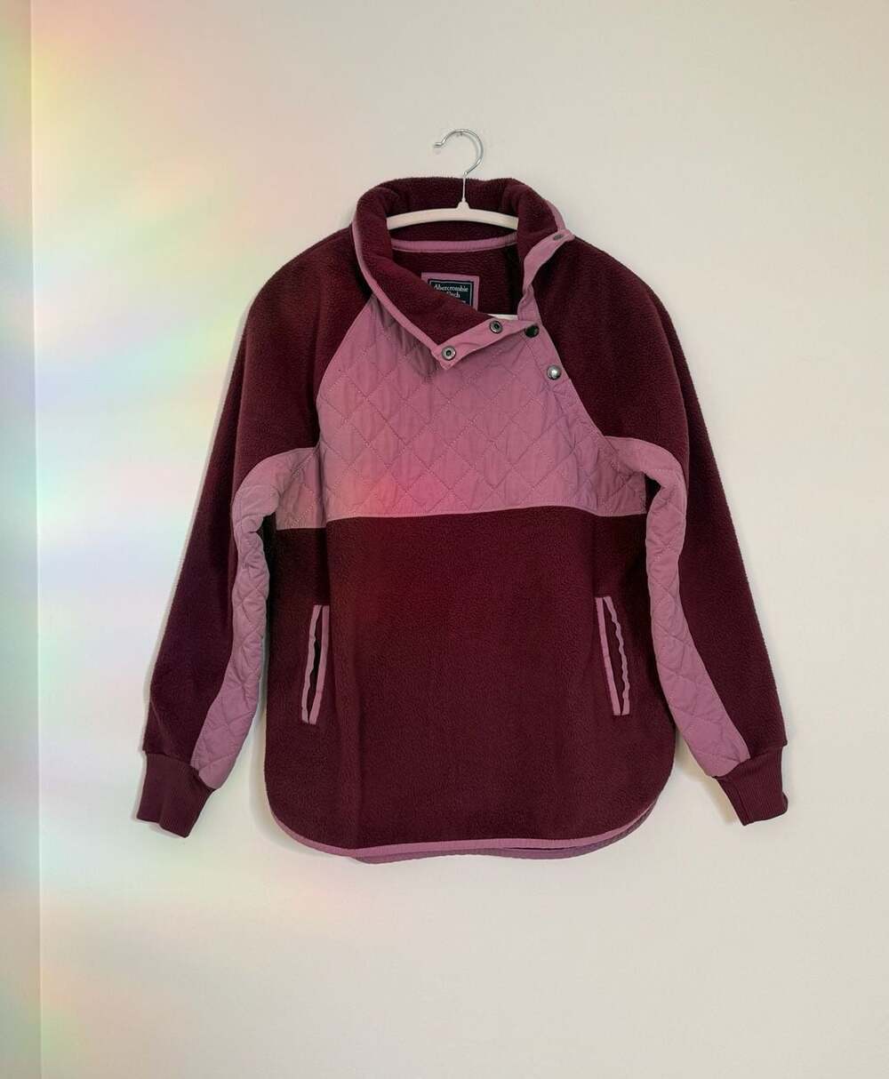 Abercrombie & Fitch Asymmetrical Snap Fleece Size S Maroon